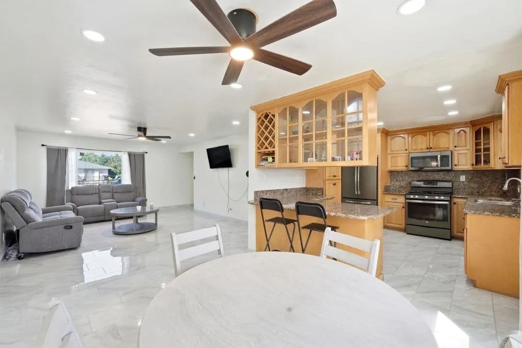 https://cdn.realtyfeed.com/cdn/127/306561483/2a268ca65c6655c26a8f6d7eab2ddbf0.webp