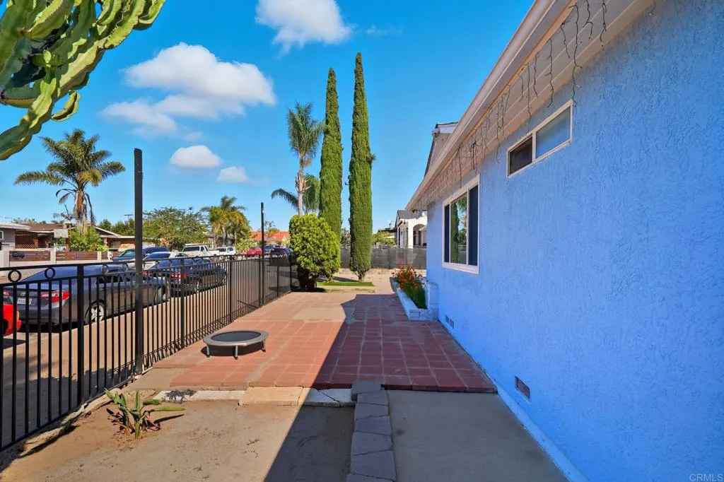 https://cdn.realtyfeed.com/cdn/127/306561483/4fe66d0efd336c524aed9723299ed6d6.webp