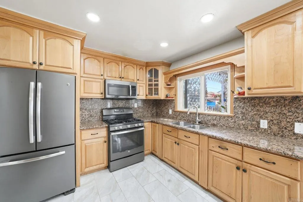 https://cdn.realtyfeed.com/cdn/127/306561483/56f16d8c012169f9dbe84f2790cdd52b.webp