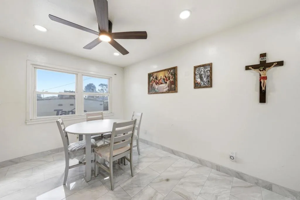 https://cdn.realtyfeed.com/cdn/127/306561483/c3b2f951959a69f2988e81ab4018178e.webp