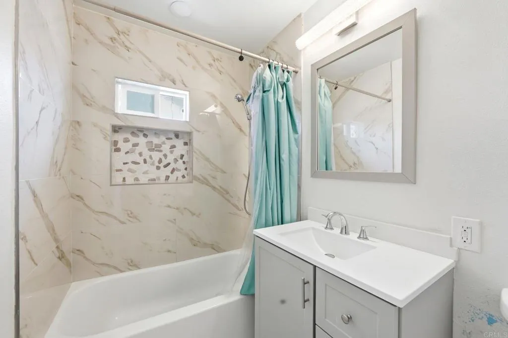 https://cdn.realtyfeed.com/cdn/127/306561483/df8436efa6a20abf196b5faade2edaee.webp
