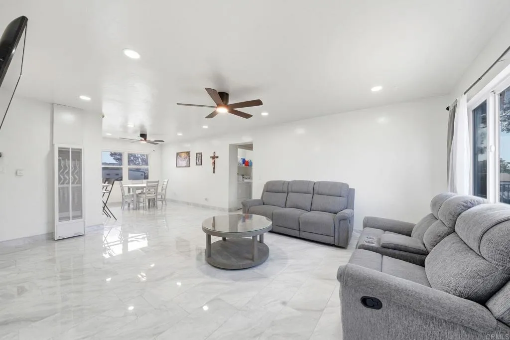 https://cdn.realtyfeed.com/cdn/127/306561483/e591913c2c6f1dbf998536fb6967c634.webp
