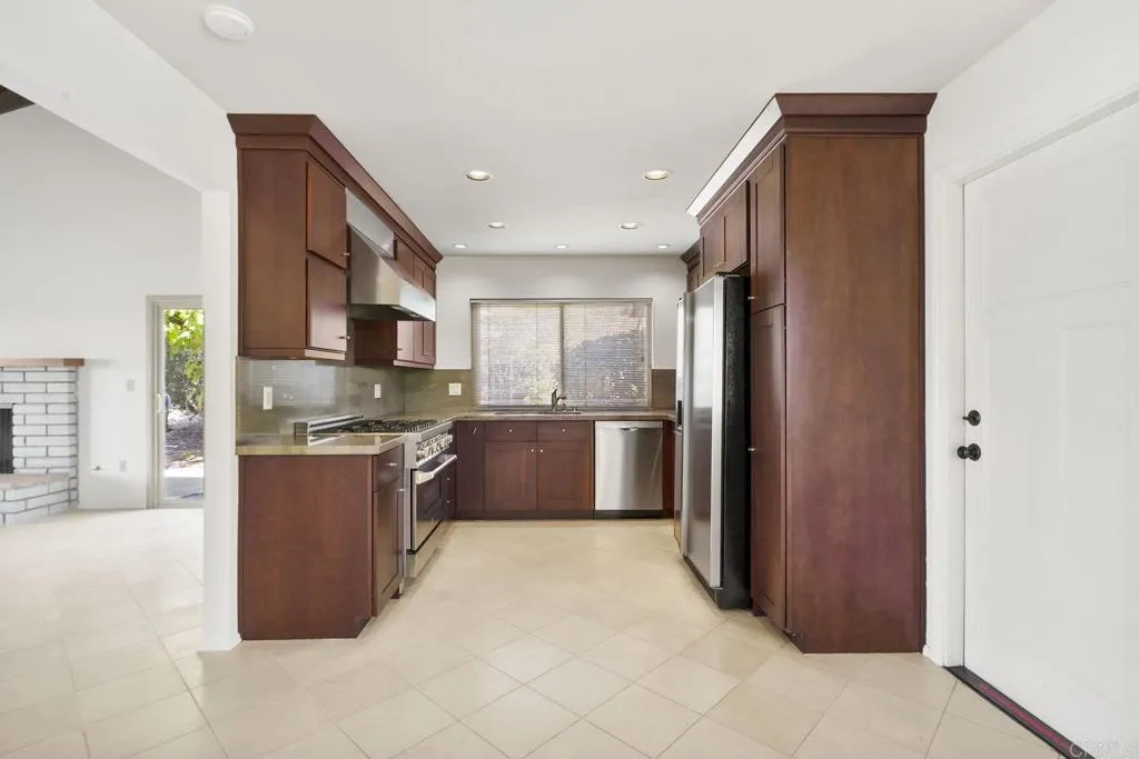 https://cdn.realtyfeed.com/cdn/127/306561491/1067529f67e2aa1672f758bada4c79f9.webp