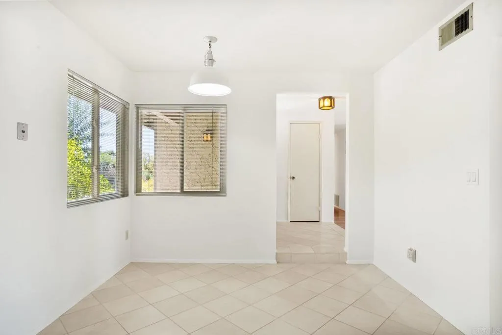 https://cdn.realtyfeed.com/cdn/127/306561491/54642b63962a5c932d6275654e70c19a.webp