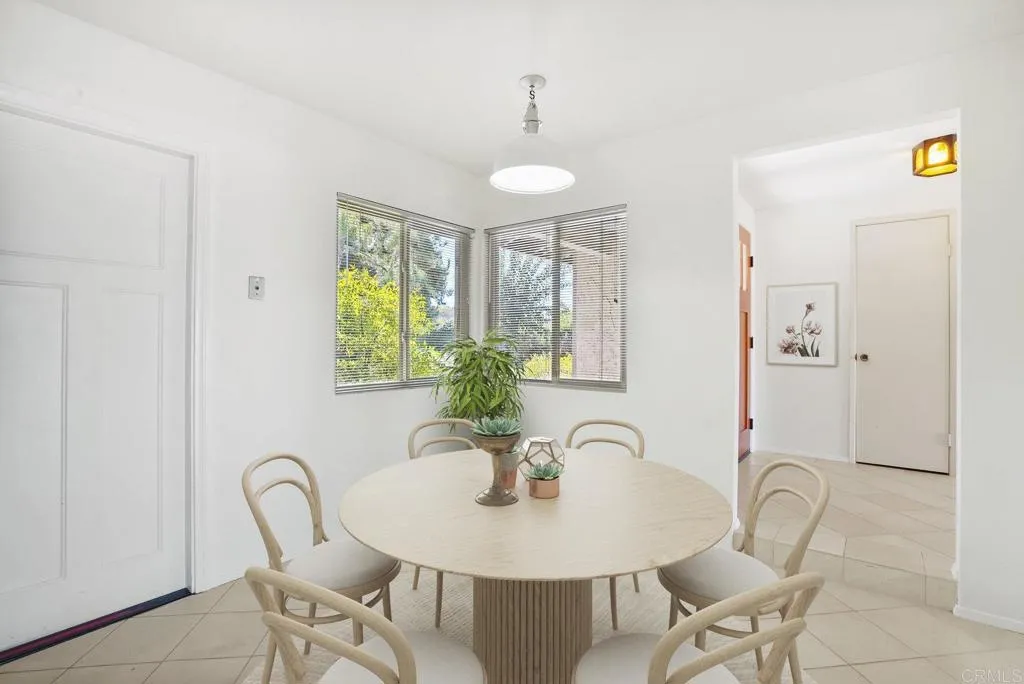 https://cdn.realtyfeed.com/cdn/127/306561491/63ed28742ea53e6ff97ac620ba2f0aa2.webp