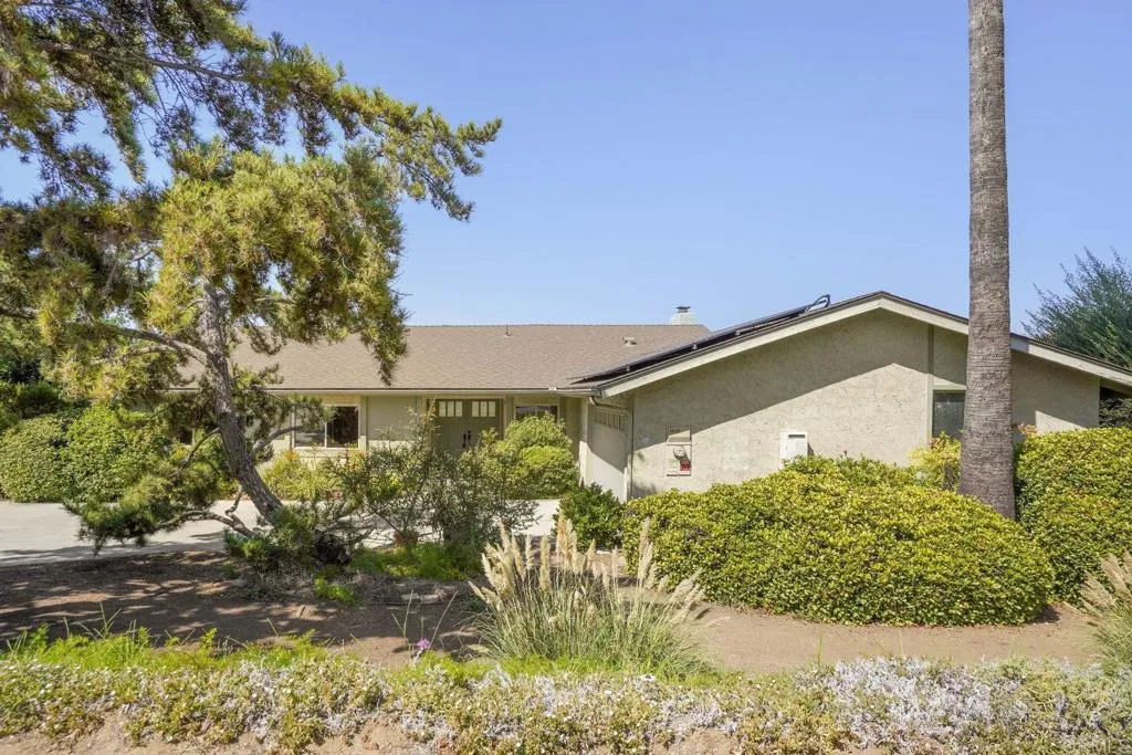 https://cdn.realtyfeed.com/cdn/127/306561491/8a8ce6d7059d414e925a25bc223c5135.webp