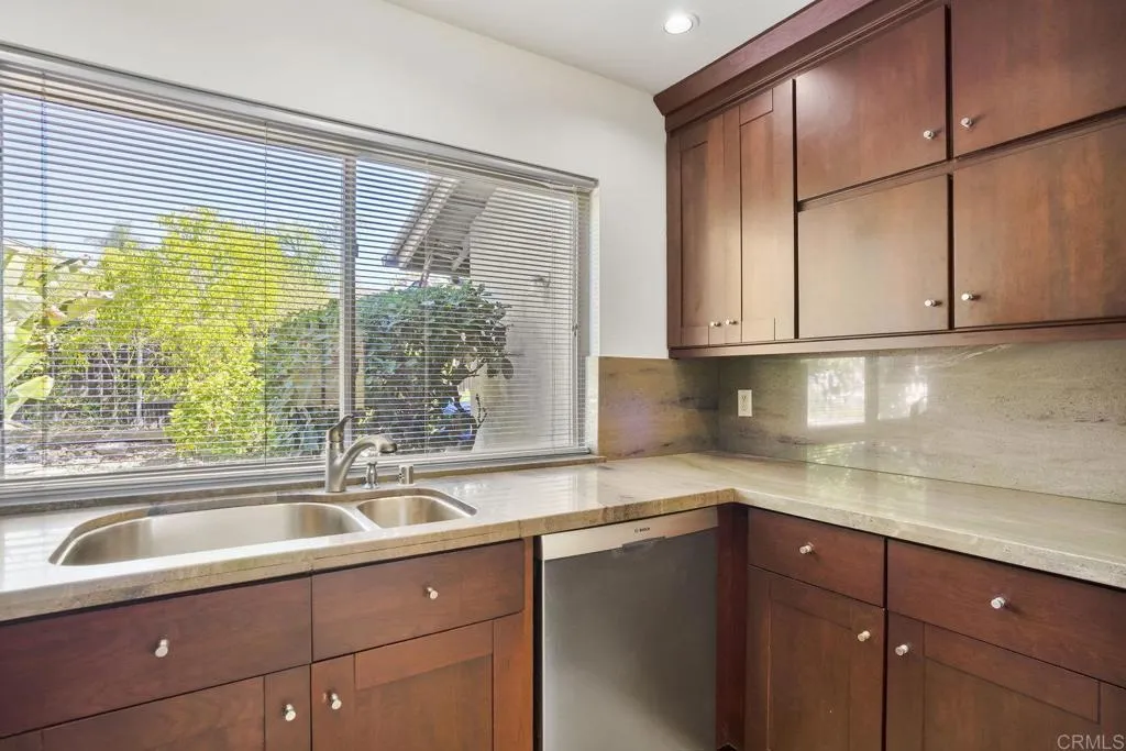 https://cdn.realtyfeed.com/cdn/127/306561491/9b6cea14844390247b812da3c8848aa5.webp