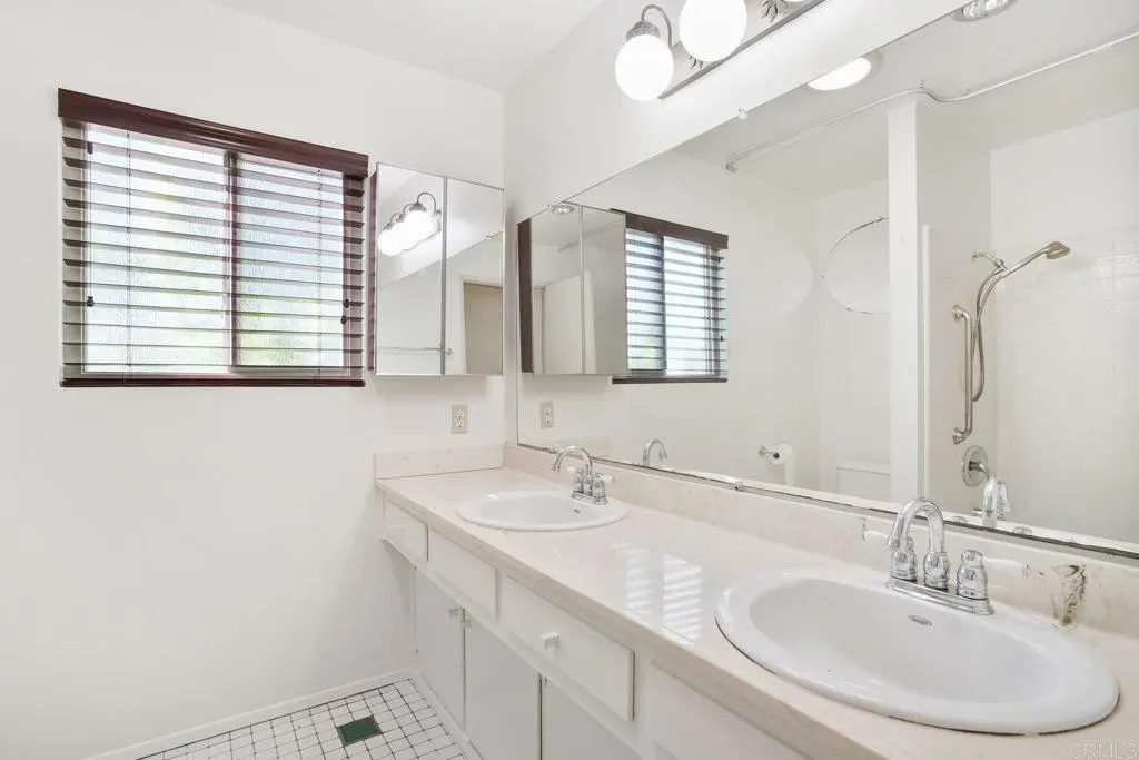 https://cdn.realtyfeed.com/cdn/127/306561491/af10be64eab7a7f574243d197d3c1dc9.webp