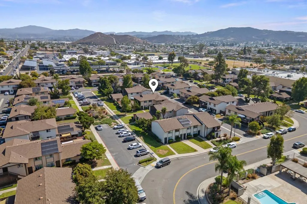 https://cdn.realtyfeed.com/cdn/127/306561570/340a1c6ed429a4c9b6c9a293b2227495.webp