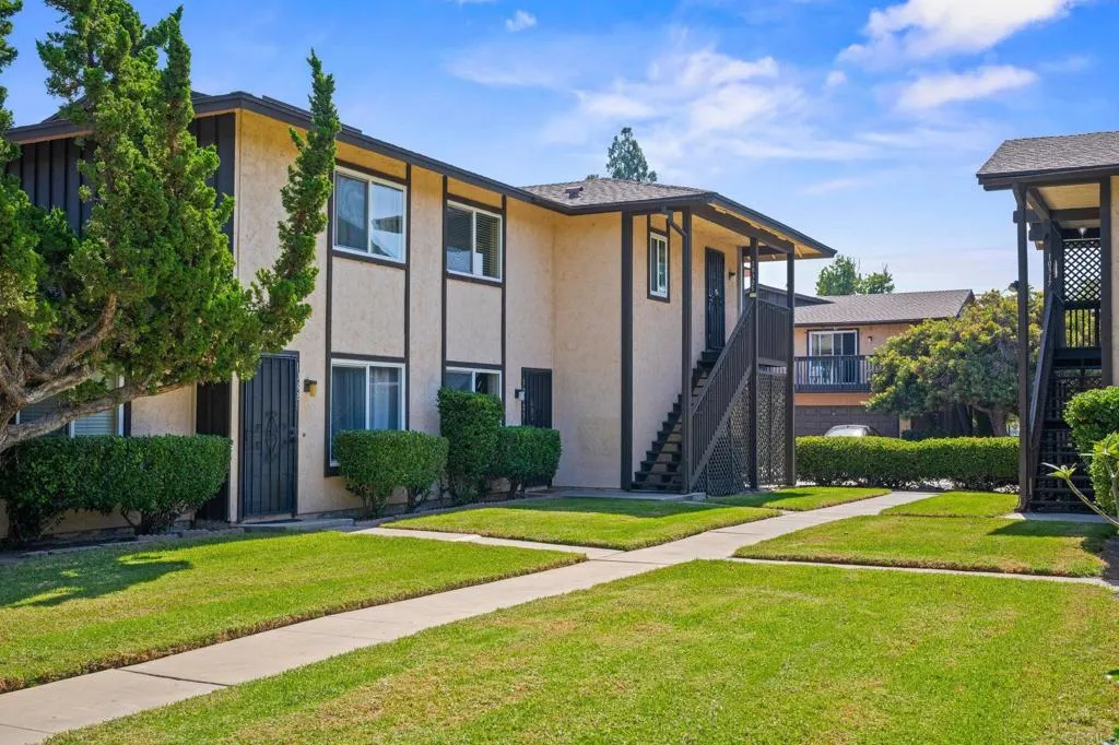 https://cdn.realtyfeed.com/cdn/127/306561570/3fad10aaaba54be299162788d4438ed0.webp