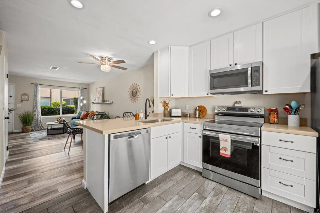 https://cdn.realtyfeed.com/cdn/127/306561570/e1cebd8e9a80c83abad2f9688168dd2c.webp