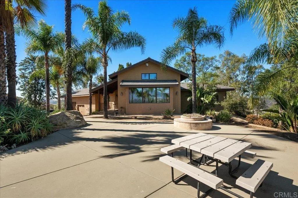 https://cdn.realtyfeed.com/cdn/127/306561671/2bb1d9cc549570e094b7cc8718ae8c23.webp
