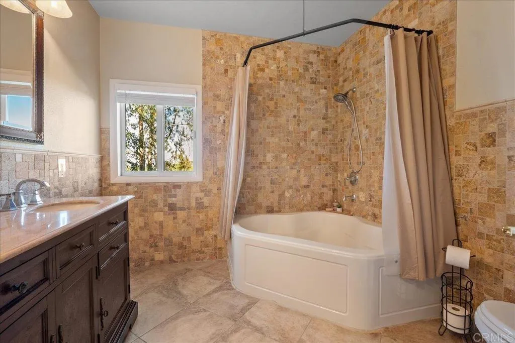 https://cdn.realtyfeed.com/cdn/127/306561671/b1ab254b563695aaa56aa9cdf20bb85b.webp
