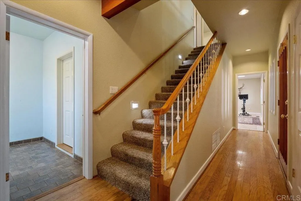 https://cdn.realtyfeed.com/cdn/127/306561671/f637d761c0a777702427e973a1c3d131.webp