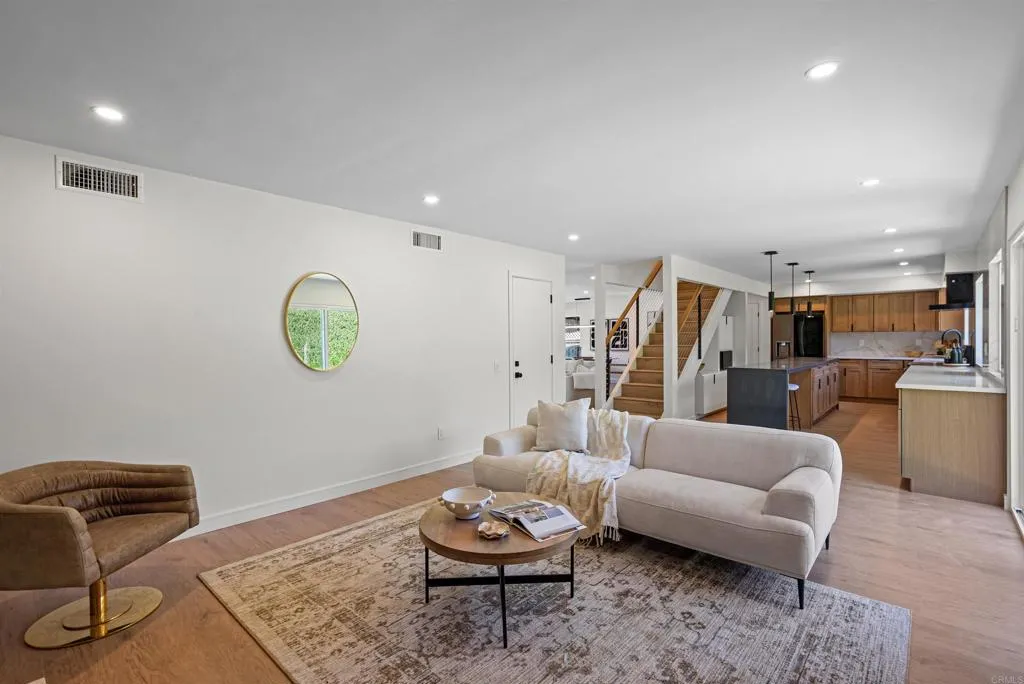 https://cdn.realtyfeed.com/cdn/127/306561676/b7e13c00a8669f2514957fe76b93dbdc.webp