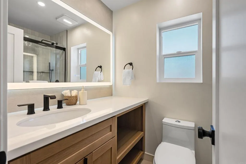 https://cdn.realtyfeed.com/cdn/127/306561676/da845cd96f5daadf23e3f7a5092e6d48.webp