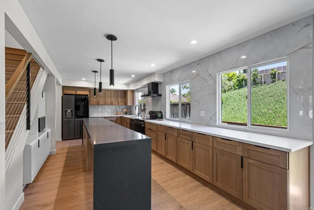 https://cdn.realtyfeed.com/cdn/127/306561676/e6101c8f9887fada88e89bf5f8fba958.webp