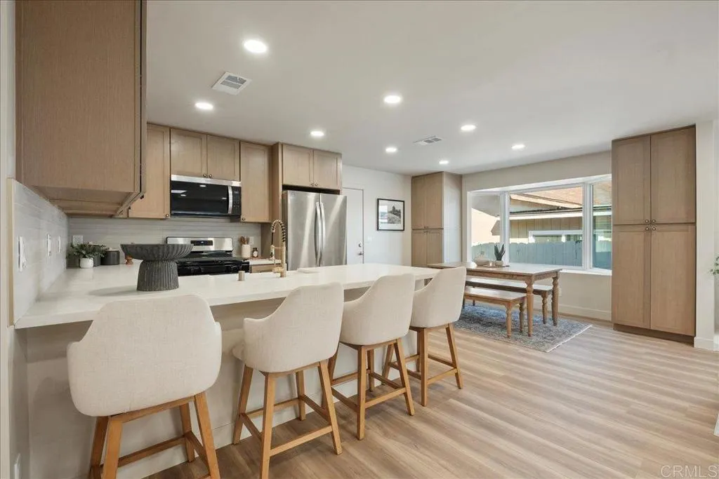 https://cdn.realtyfeed.com/cdn/127/306561683/5cdfc873e7cf2565f9d7212a30473c0c.webp
