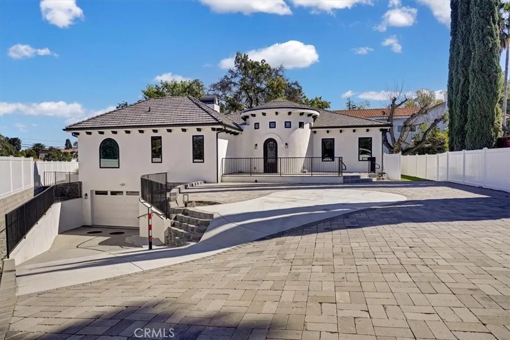 Woodland Hills, CA 91367