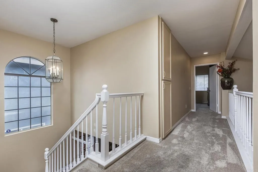 https://cdn.realtyfeed.com/cdn/127/306561804/586f7a934aebf4f1c70e5c3d2ca20a98.webp