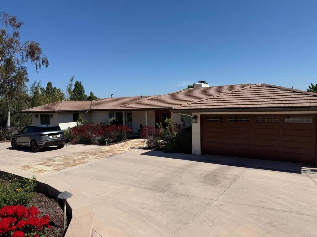 https://cdn.realtyfeed.com/cdn/127/306561809/1a8f4ca65b569da1cf3c1b084614f551.webp