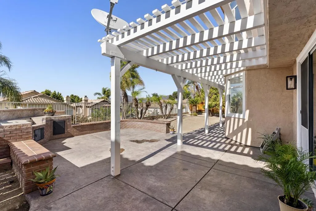 https://cdn.realtyfeed.com/cdn/127/306561886/92d4eb2b7ab667ffb9f2ddda422f67c0.webp