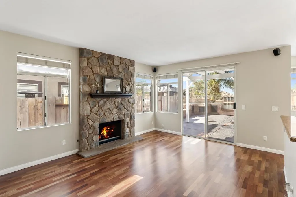 https://cdn.realtyfeed.com/cdn/127/306561886/9cf96d80e3d4aeaa44897364507439a4.webp