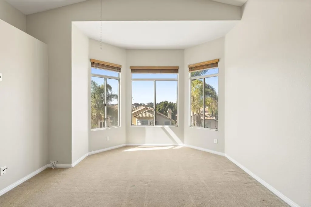 https://cdn.realtyfeed.com/cdn/127/306561886/ba9d9fb3757d5752cd2dbb51d3333c6a.webp