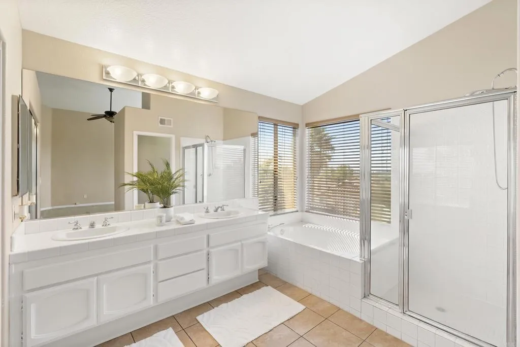 https://cdn.realtyfeed.com/cdn/127/306561886/db4614164ea0c48179433fb27c8f7d5c.webp