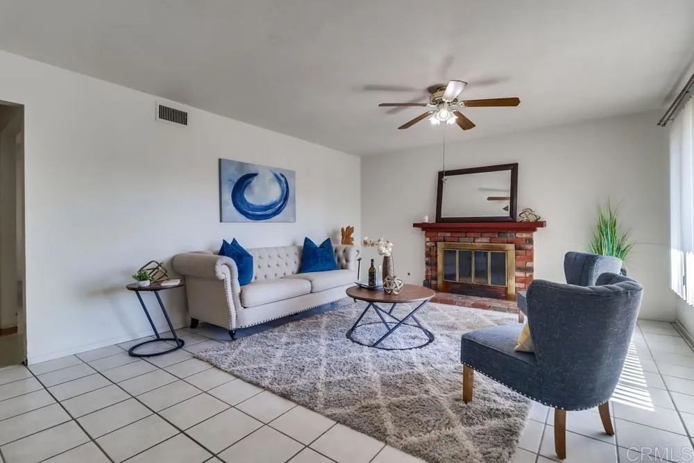 https://cdn.realtyfeed.com/cdn/127/306561896/d1a8b55cea9578fb5720932b45c77eea.webp
