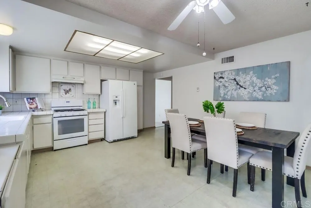 https://cdn.realtyfeed.com/cdn/127/306561896/d1edeec1c6fad962e149ec83954db7df.webp