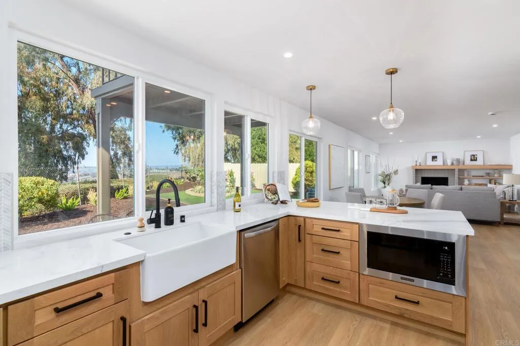 https://cdn.realtyfeed.com/cdn/127/306561906/8c4e4fa23df68cbc0629a383b543e1fb.webp