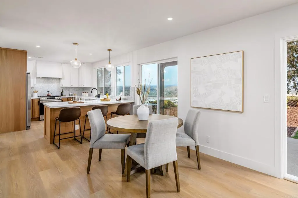 https://cdn.realtyfeed.com/cdn/127/306561906/eb494f593b479f0d2b3e57bb0316f45e.webp