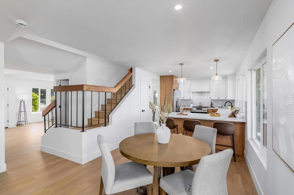 https://cdn.realtyfeed.com/cdn/127/306561906/ee64c2f755d98dbc7c09a45bde091203.webp