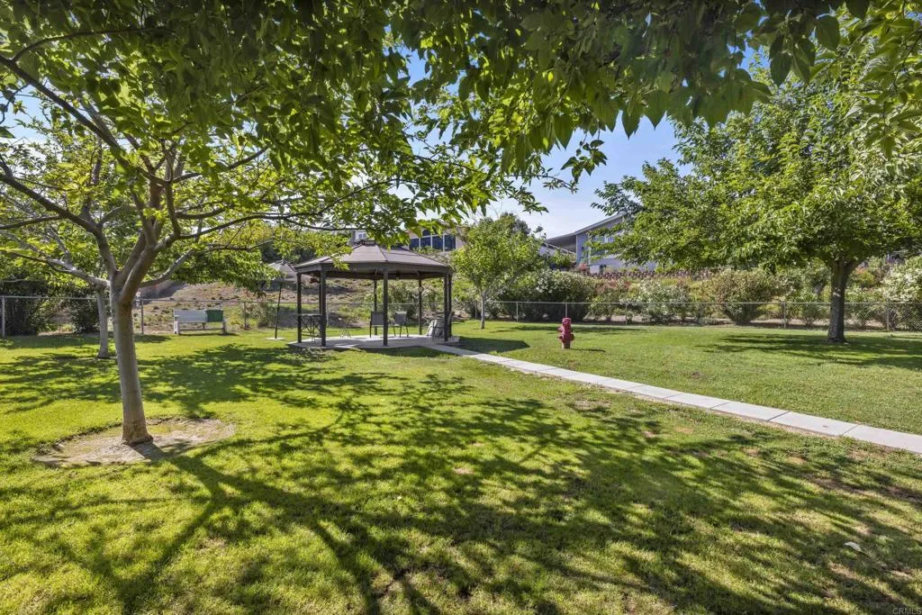 https://cdn.realtyfeed.com/cdn/127/306561908/1e67455a9d008c3fe04a071276cf46bd.webp