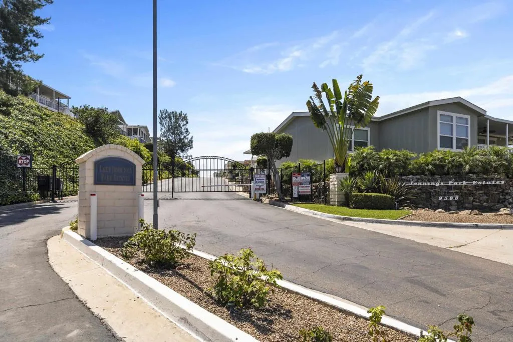 https://cdn.realtyfeed.com/cdn/127/306561908/4c77fe1496827f3be1f4fc48ccf50d51.webp