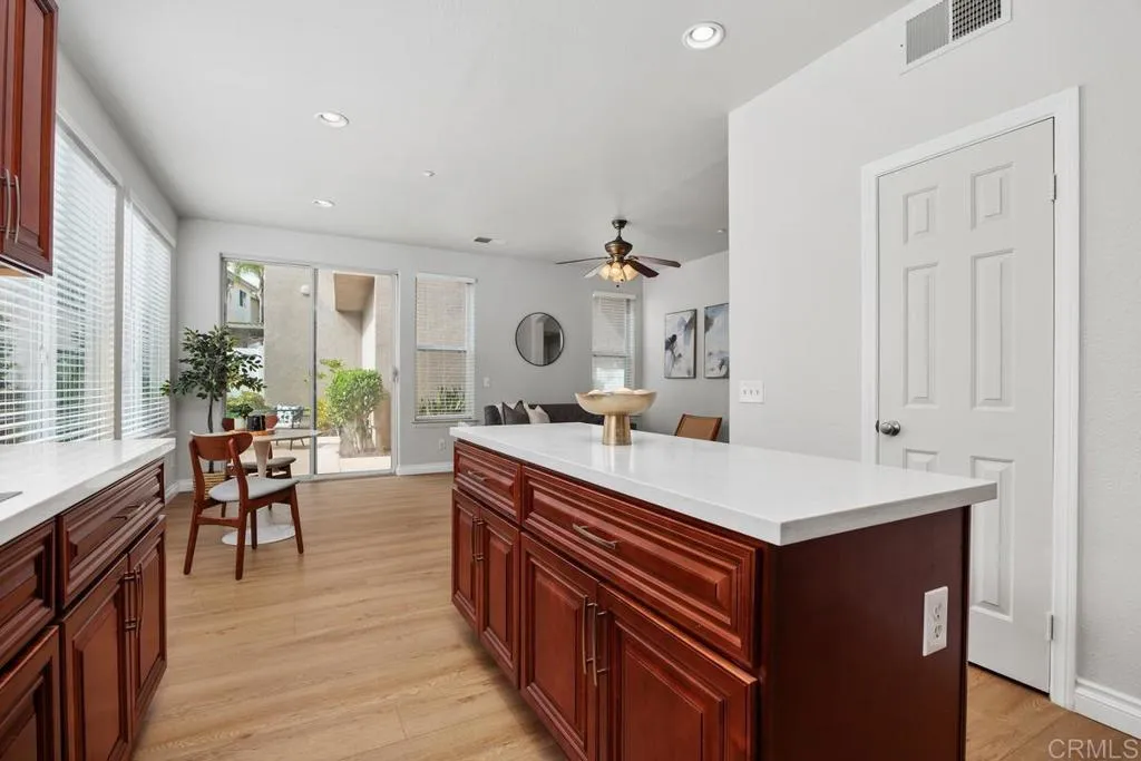 https://cdn.realtyfeed.com/cdn/127/306561909/15da778bf7a330c852d665f7563fdd28.webp