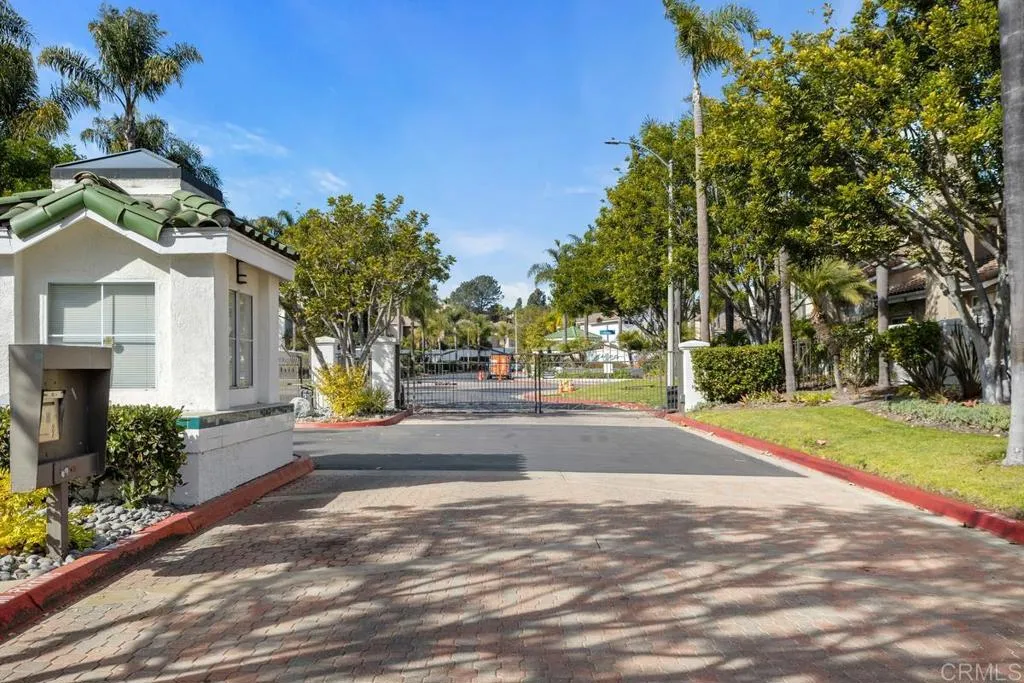 https://cdn.realtyfeed.com/cdn/127/306561909/9afb6e5574ffb6a0bd63c9d5e3a53d20.webp
