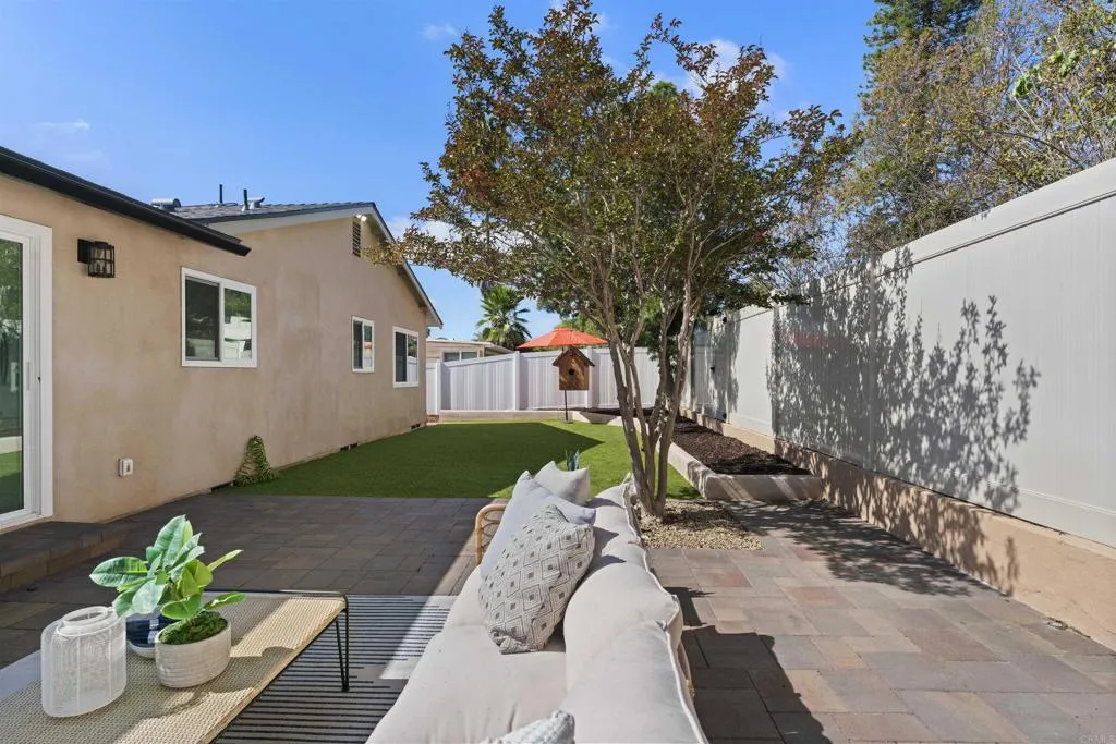 https://cdn.realtyfeed.com/cdn/127/306561953/78a387731bc1471522856458cb40c60c.webp