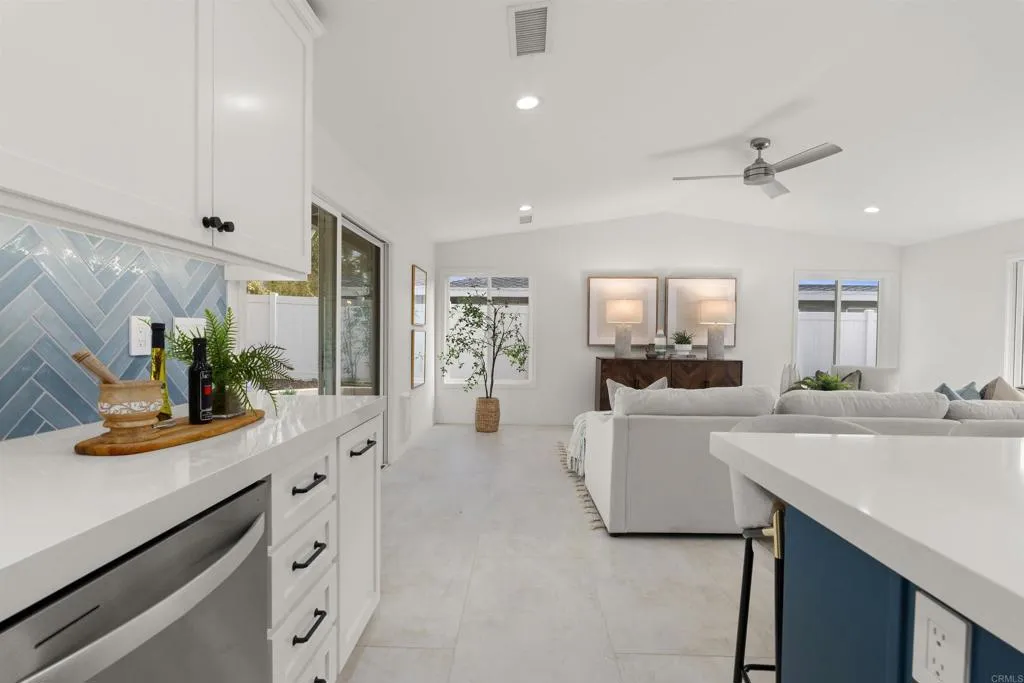 https://cdn.realtyfeed.com/cdn/127/306561953/7d06c033d366b0386bb427a74f6c1a79.webp