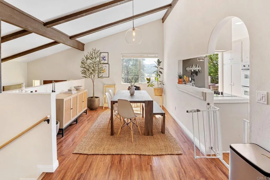 https://cdn.realtyfeed.com/cdn/127/306562148/8f3ad6c52d54dbfa915e591d9246b1c9.webp