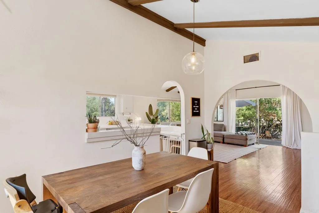 https://cdn.realtyfeed.com/cdn/127/306562148/ca297247dcf3706707954955cb50d5ac.webp