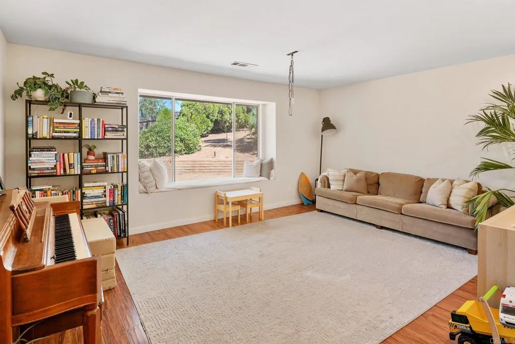 https://cdn.realtyfeed.com/cdn/127/306562148/cdd2f541f7c63faace564fa22f0c4dfd.webp