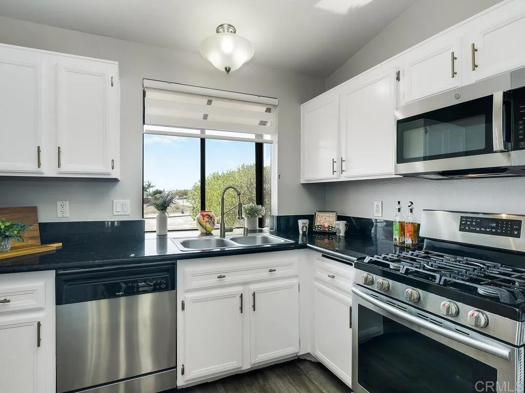 https://cdn.realtyfeed.com/cdn/127/306562178/1acbefa8544cf2d6cc02068c3f2ba0aa.webp