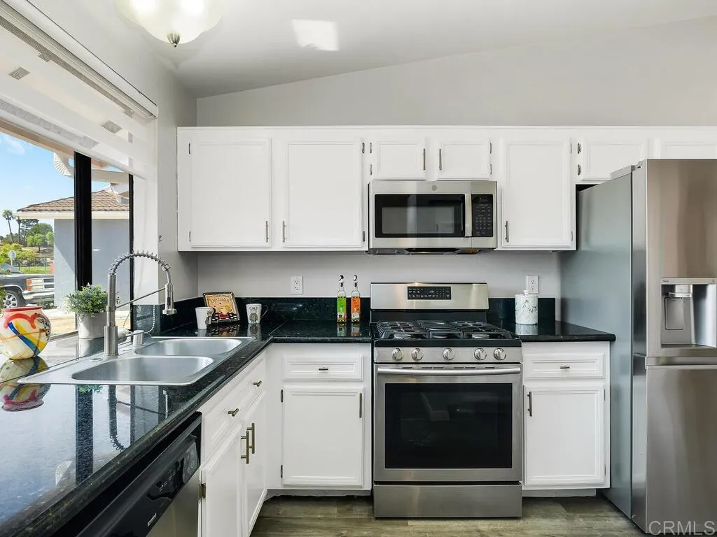 https://cdn.realtyfeed.com/cdn/127/306562178/30ce1fcd6e11d55be83af0a92459f5a6.webp