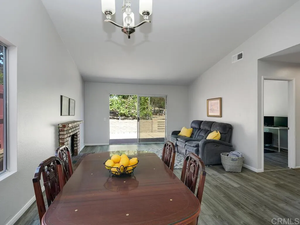 https://cdn.realtyfeed.com/cdn/127/306562178/53ff4f10c10df0b910fd33cc18235f5a.webp