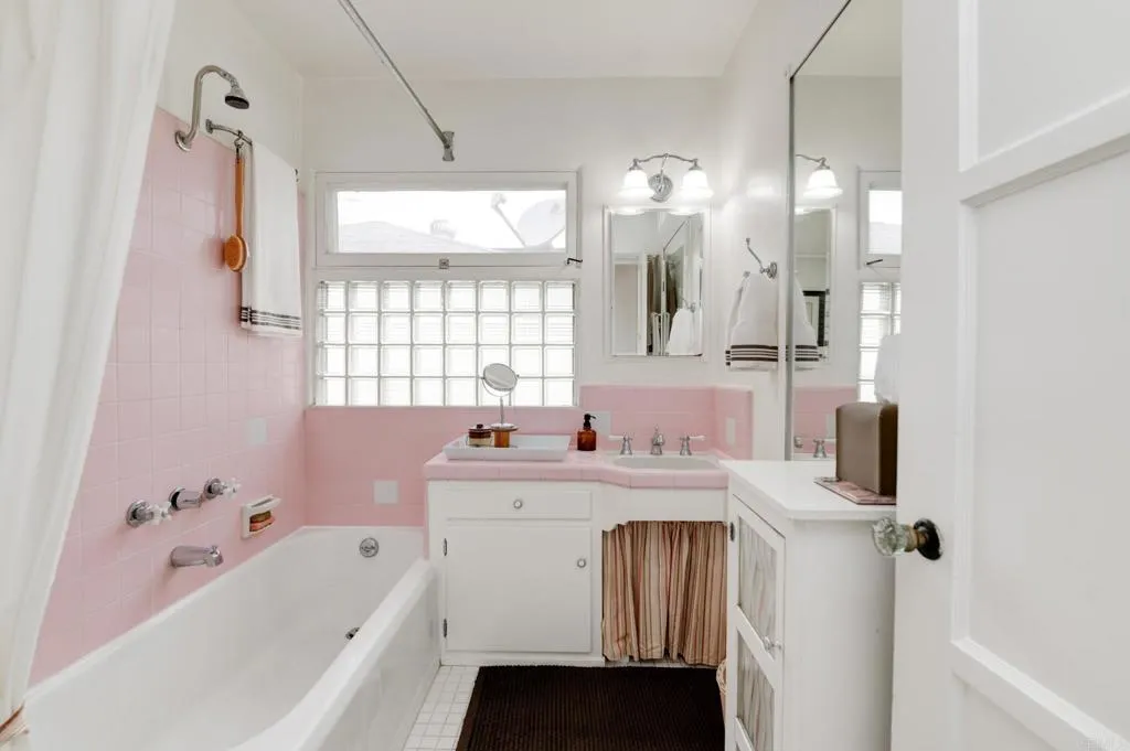 https://cdn.realtyfeed.com/cdn/127/306562226/cec91aecd607bef52d323499d41df84b.webp