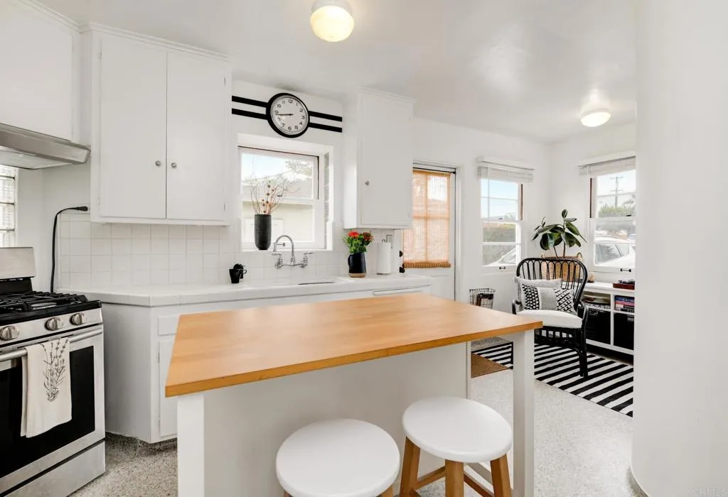https://cdn.realtyfeed.com/cdn/127/306562226/f815186adcb9ce65e99d2a09de071793.webp