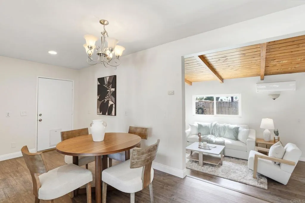 https://cdn.realtyfeed.com/cdn/127/306562232/8b78f281a6a40ac1d9e95b30a2883183.webp