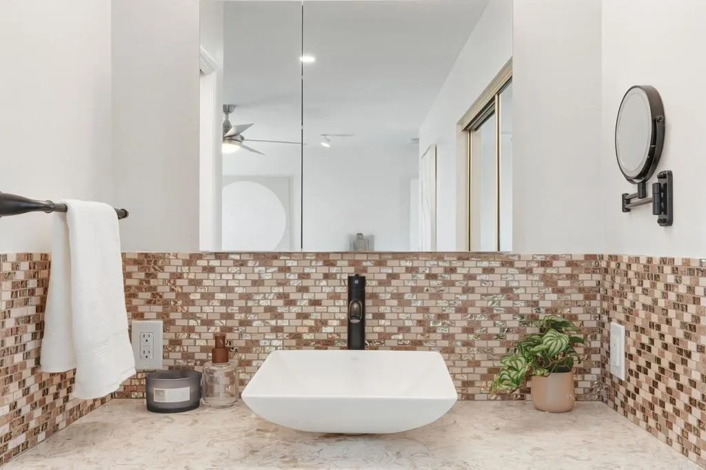 https://cdn.realtyfeed.com/cdn/127/306562232/ec5381318ad65f900aaba2e5bead3f49.webp